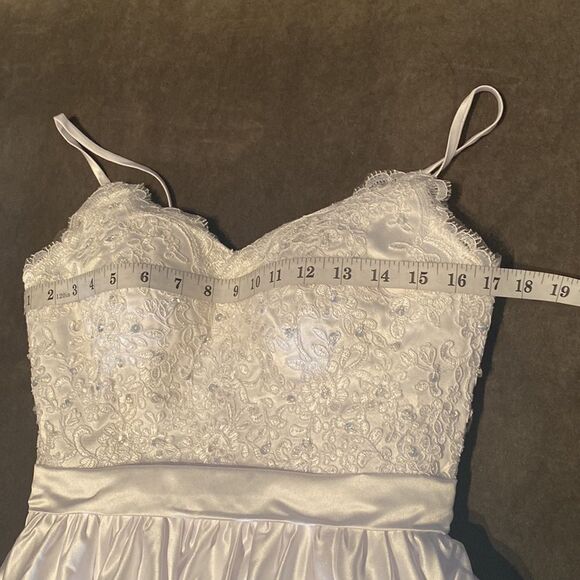 Women’s White Satin Full Length Prom Party Dress Corset Back Size 2 NWOT - Picture 11 of 12